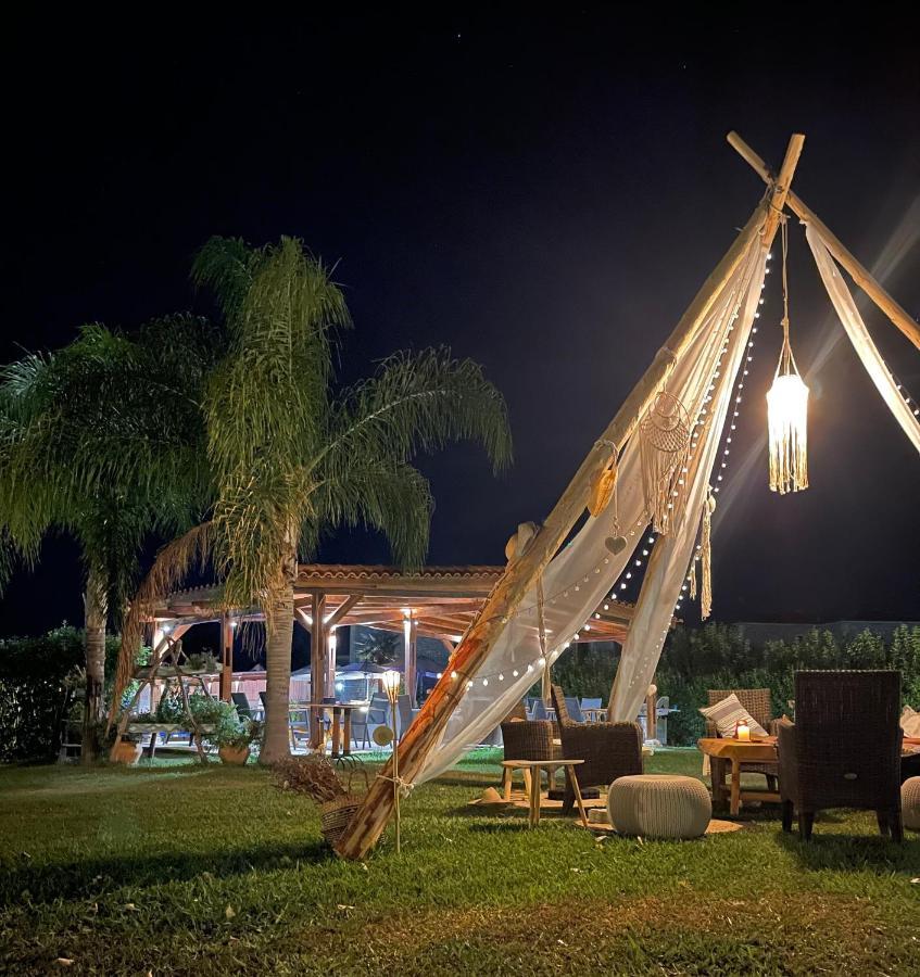 Hotel Afrika Eleonas Ngoại thất bức ảnh