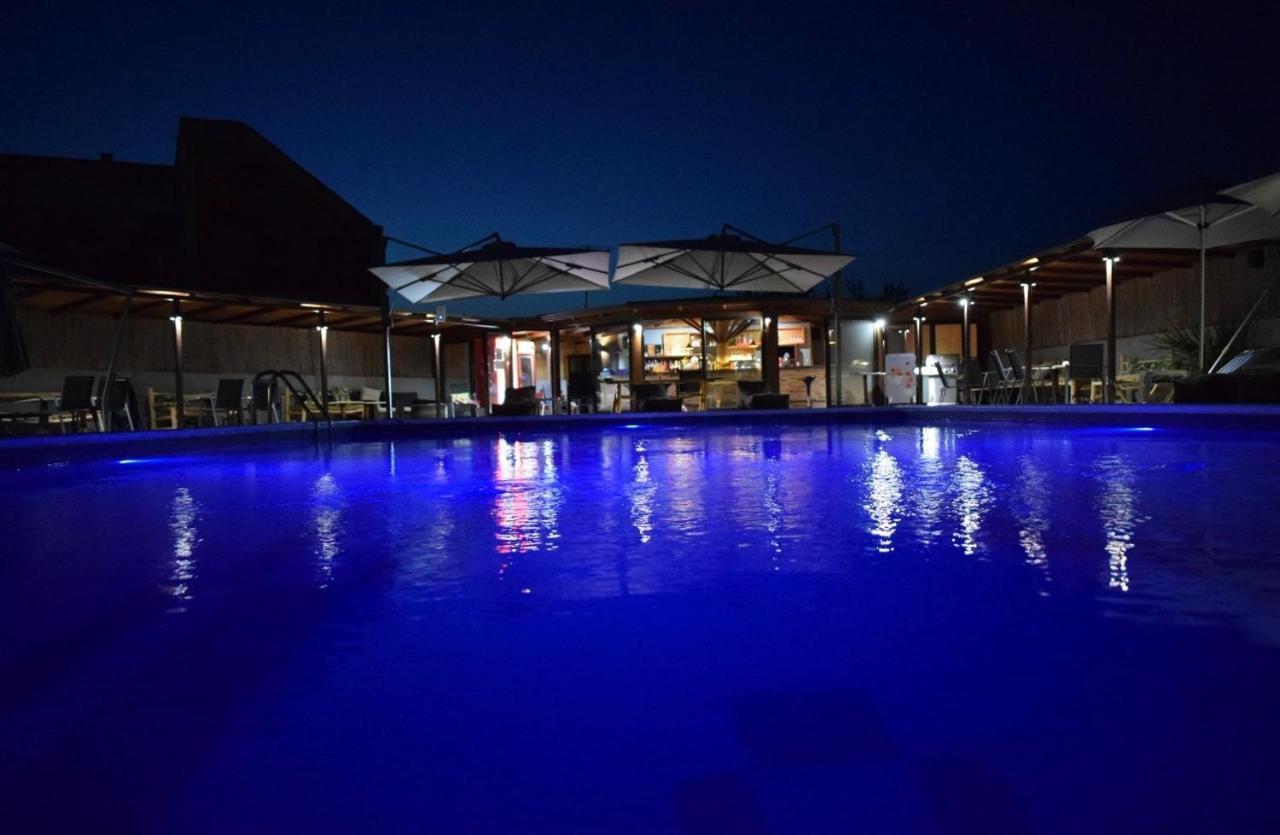 Hotel Afrika Eleonas Ngoại thất bức ảnh